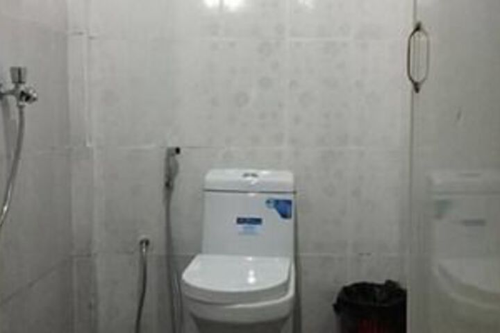 Room 2 of 20