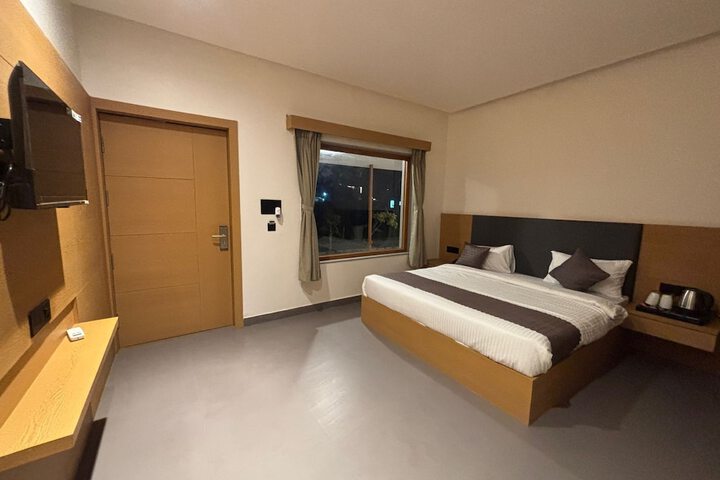 Room 4 of 39