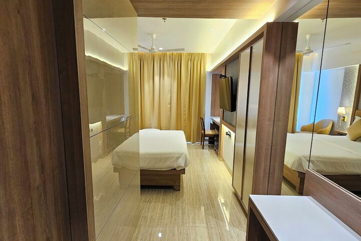 Room 12 of 44