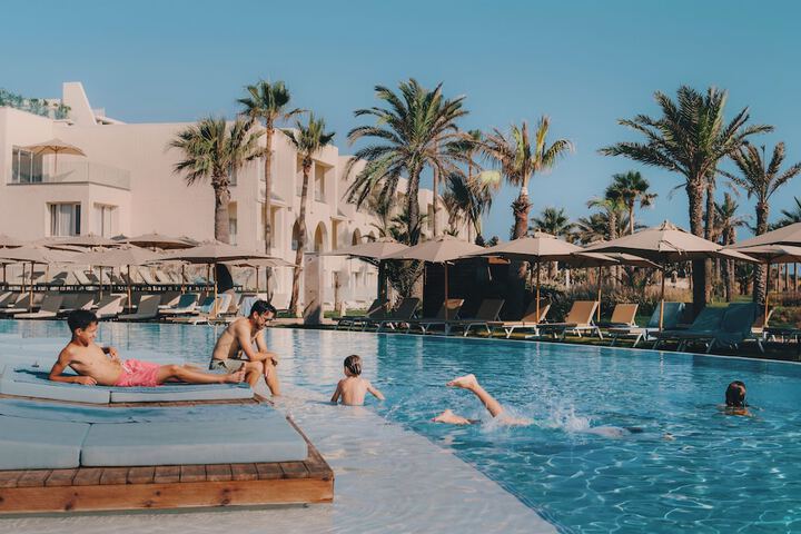 Pool 64 of 113