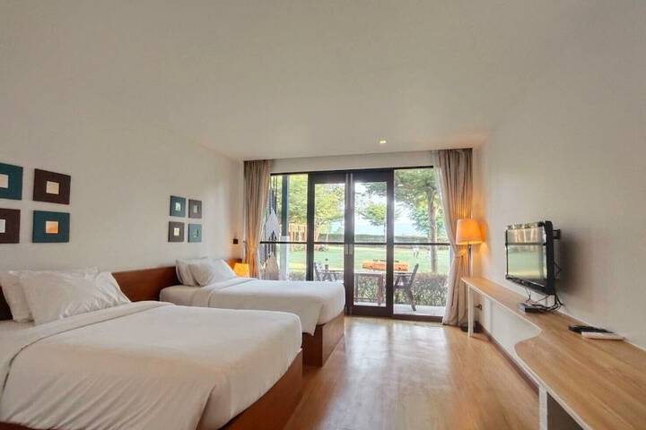 Room 10 of 26
