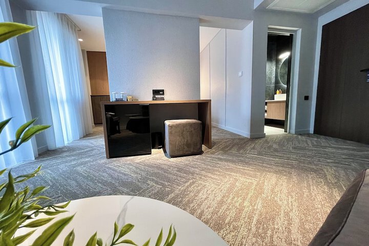 Room 36 of 93