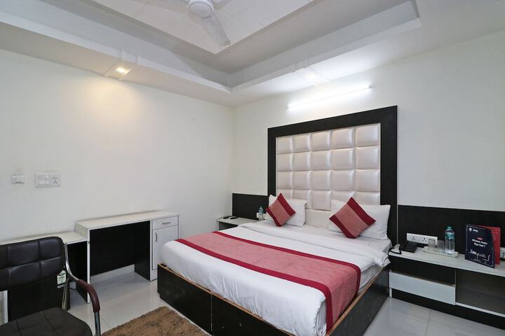 Room 18 of 25