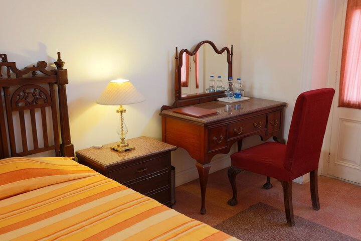 Room 10 of 97