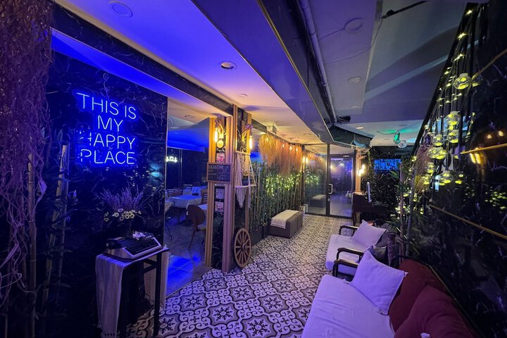 Room 16 of 33