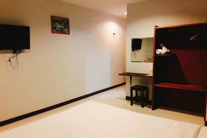 Room 27 of 67
