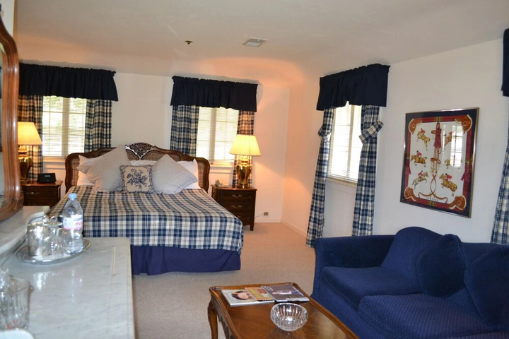 Room 6 of 20