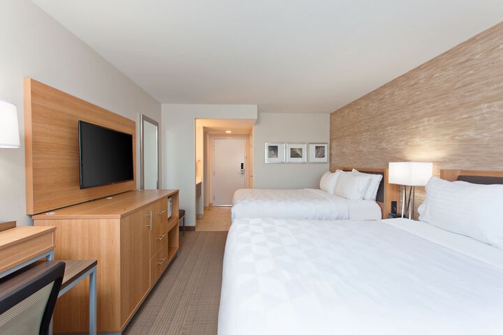 Room 4 of 28