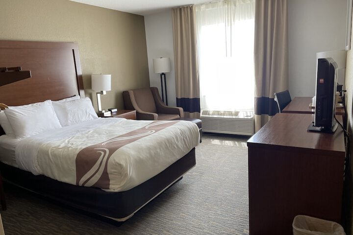 Double Accessible King Size Bed (3 of 16)