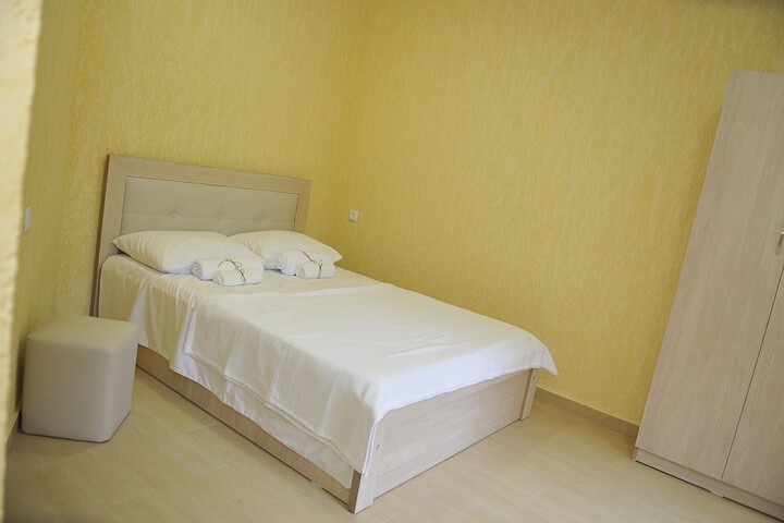 Room 37 of 46