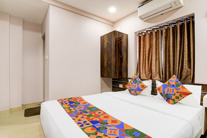 Room 14 of 27