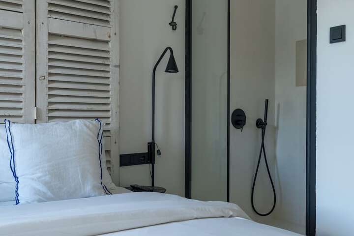 Room 98 of 190