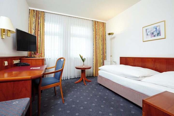 Room 10 of 27