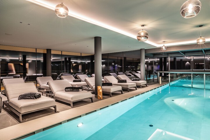 Pool 66 of 132