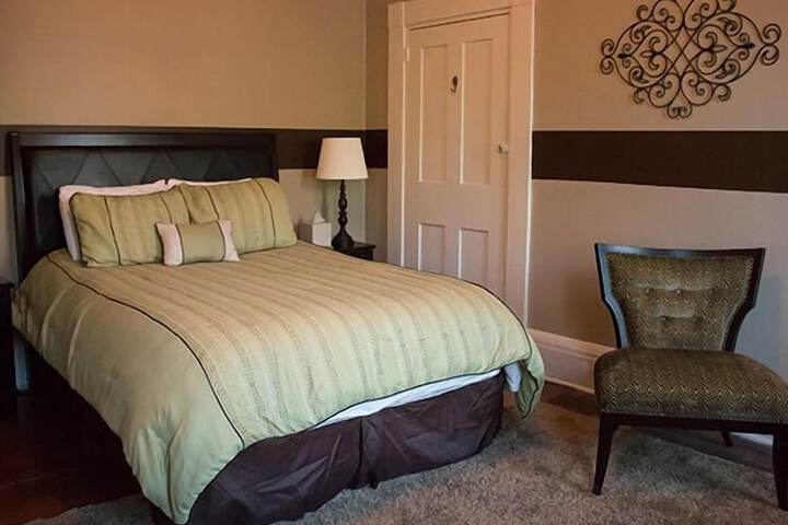 Room 9 of 23