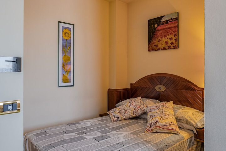 Room 27 of 91