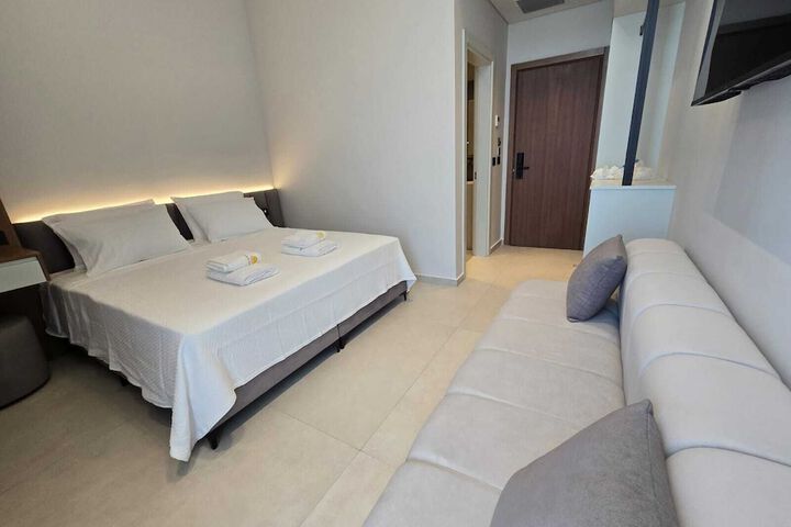 Room 11 of 42