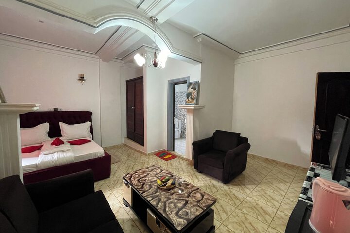 Room 16 of 118