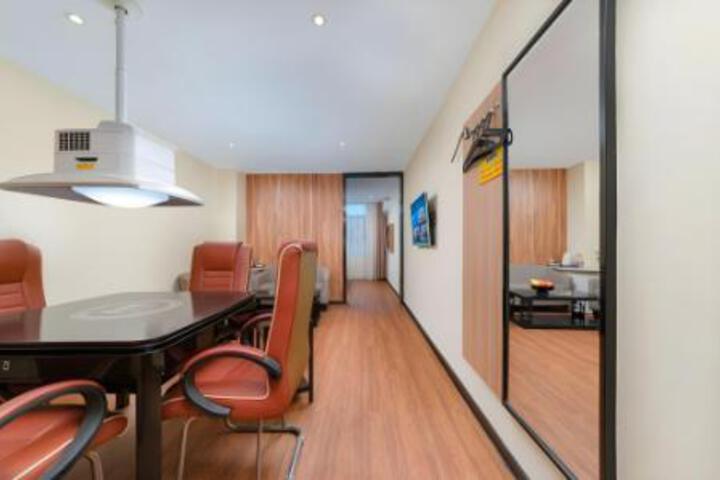 Room 121 of 127