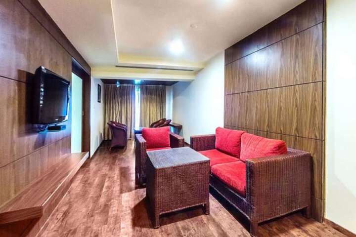 Room 10 of 22