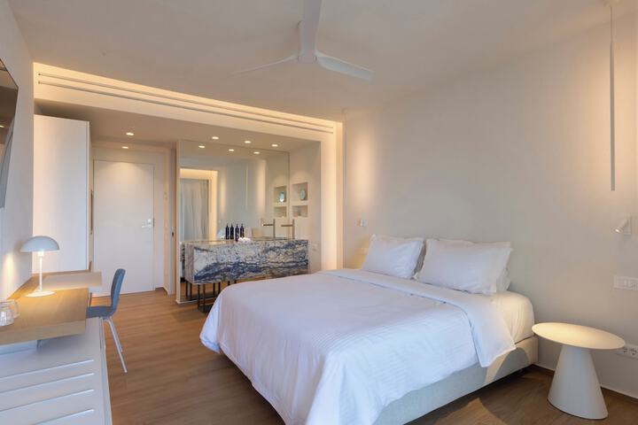 Room 7 of 30