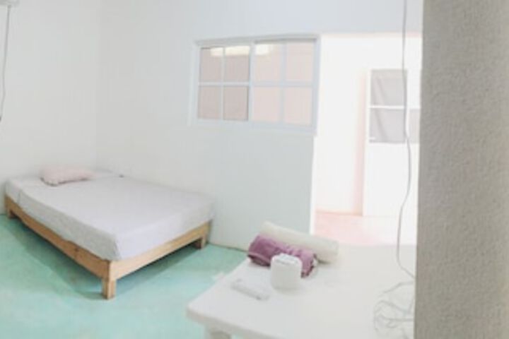 Room 2 of 32