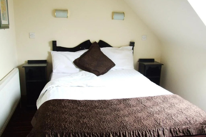 Room 2 of 14