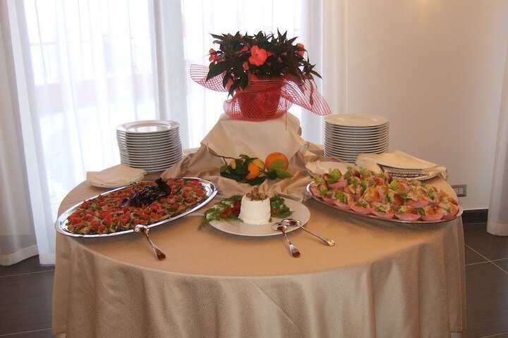 Dining 62 of 93