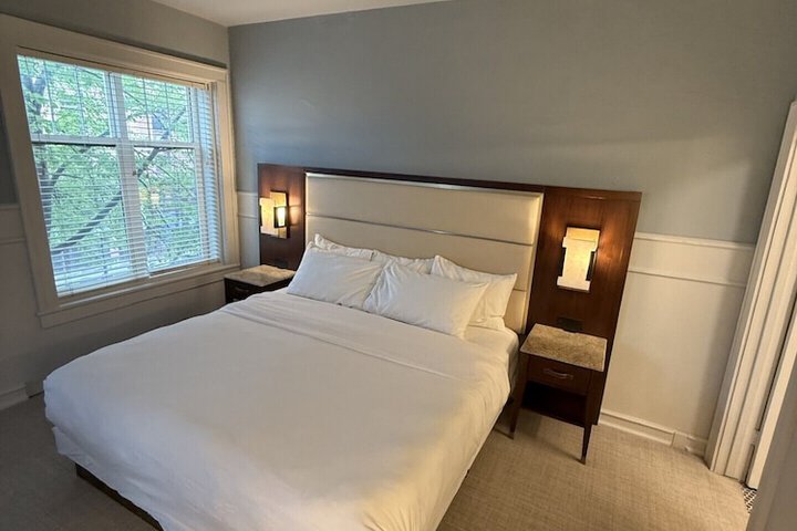 Room 5 of 27