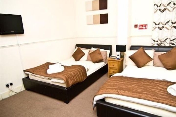 Room 8 of 44