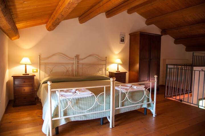 Room 15 of 32