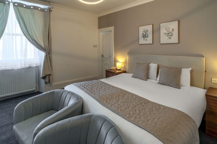 Room 3 of 56