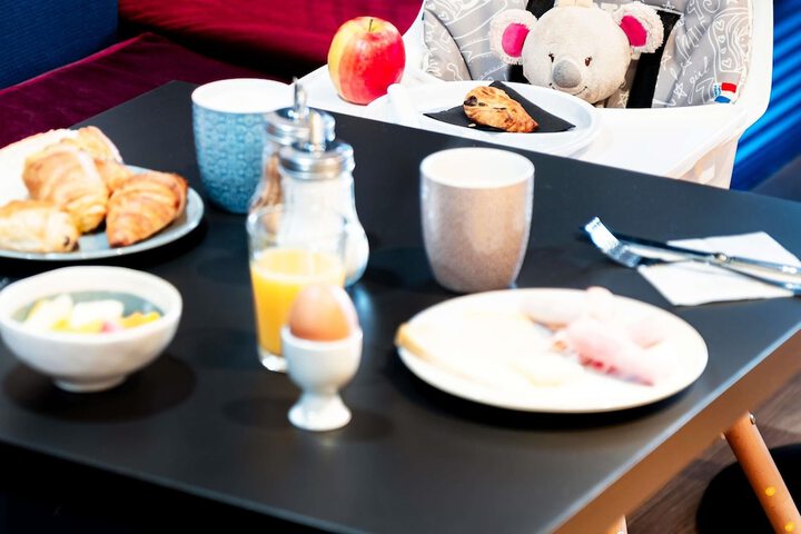 Breakfast/Coffee Service 36 of 49