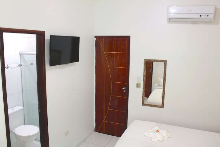 Room 13 of 65
