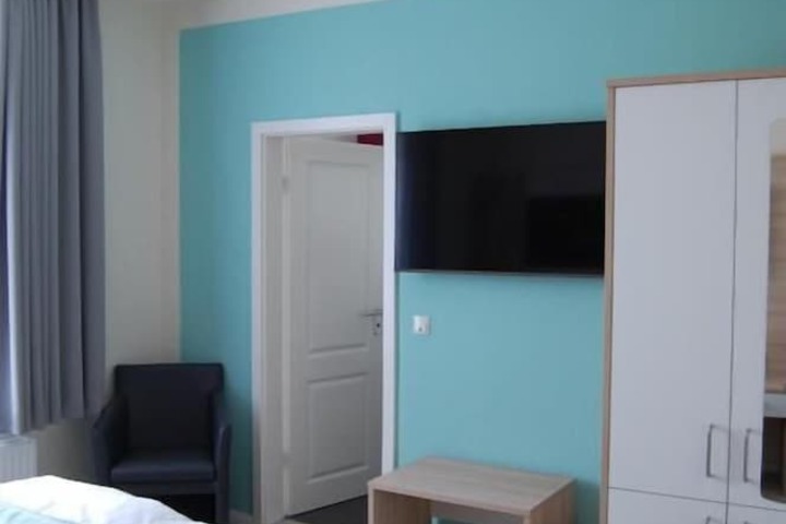 Room 12 of 43