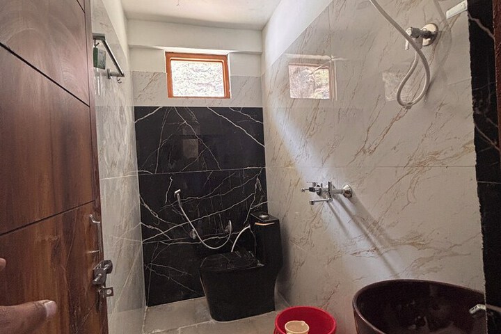 Room 16 of 23
