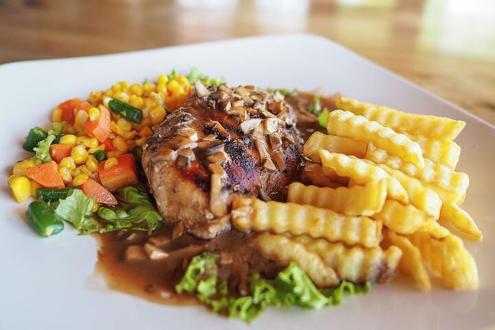 Dining 52 of 72