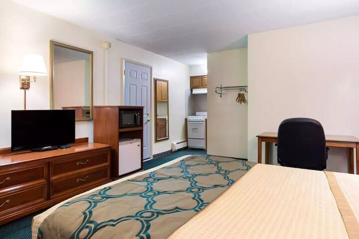 Standard Double Room (2 of 10)