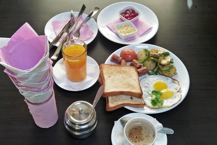 Breakfast/Coffee Service 4 of 15