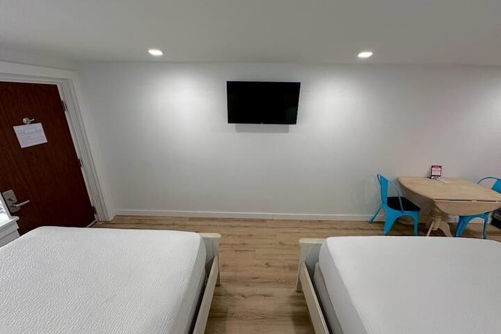 Room 21 of 148