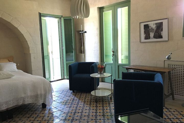 Room 11 of 189