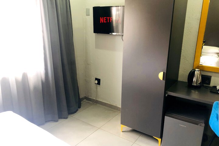 Room 62 of 241