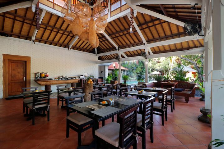 Dining Photos