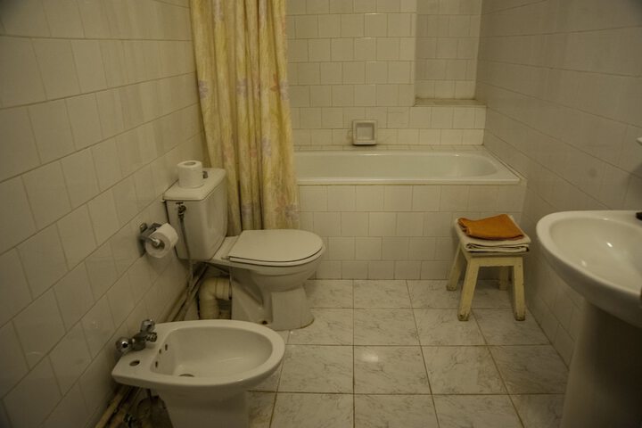 Room 16 of 28