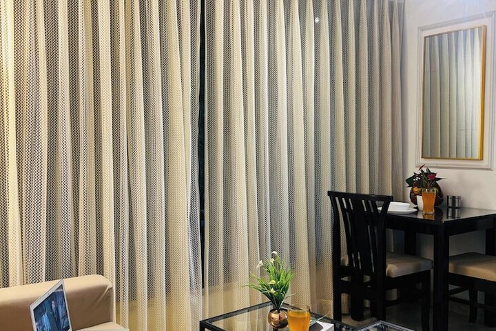 Room 5 of 6