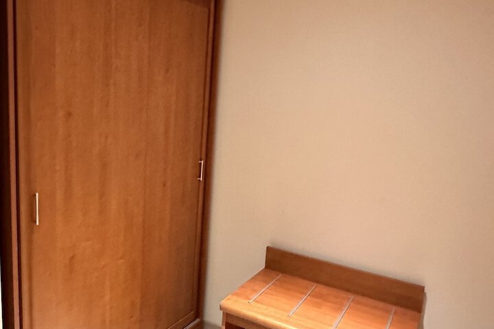 Room 35 of 77