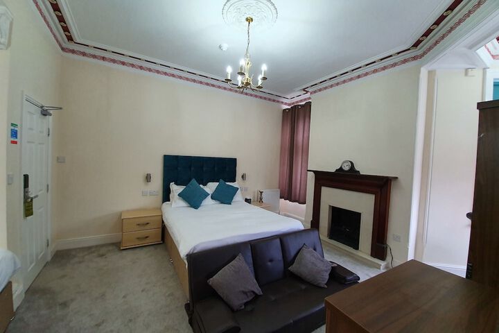 Room 18 of 78