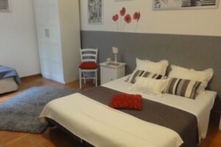 Room 7 of 25