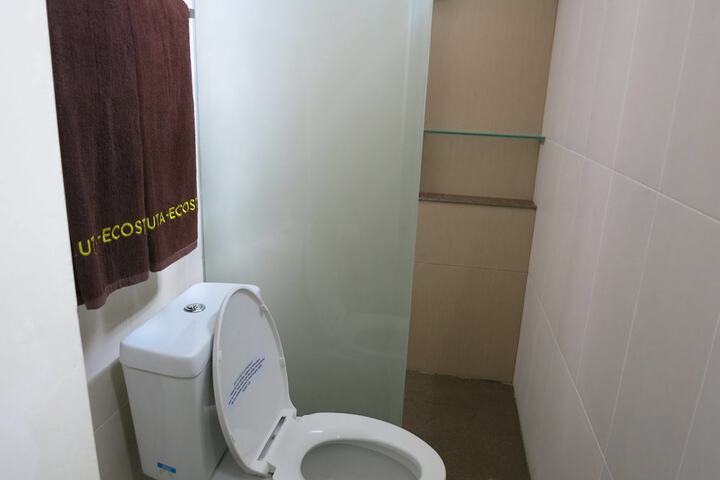 Room 12 of 27
