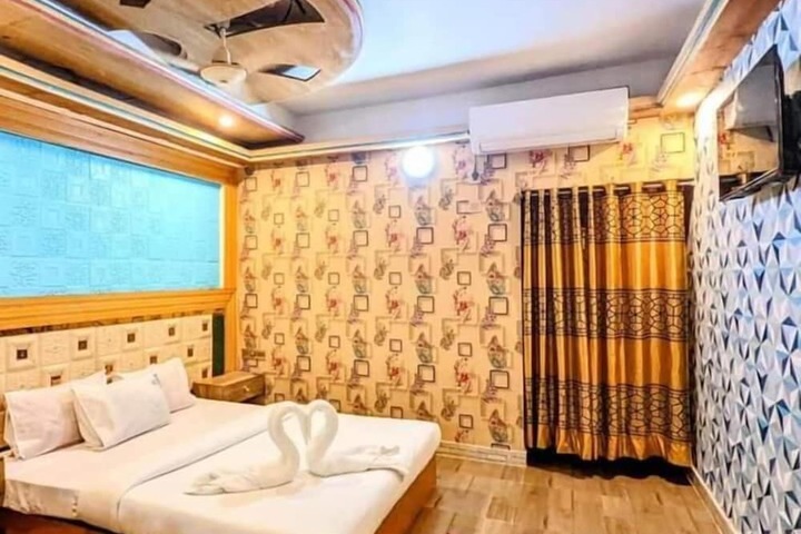 Room 5 of 22
